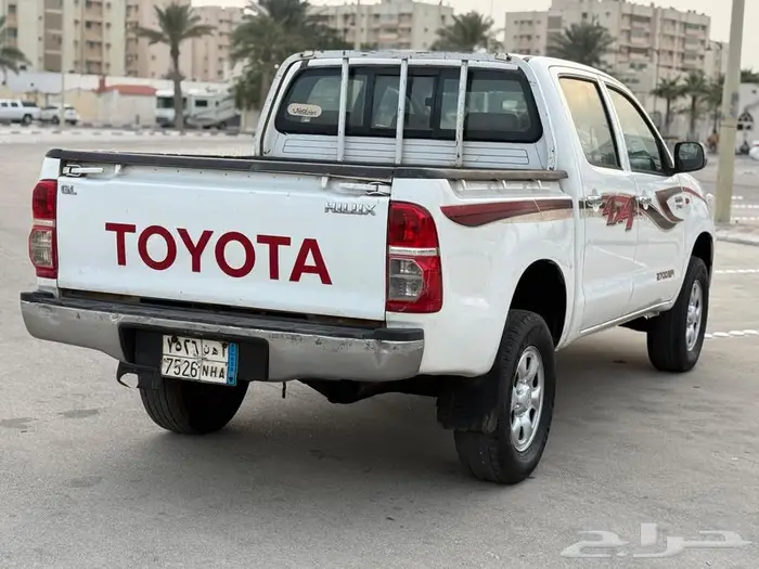 تويوتا هايلوكس 2014 نضيف جدا 9