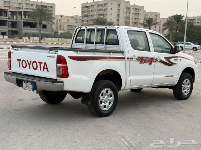 تويوتا هايلوكس 2014 نضيف جدا 8