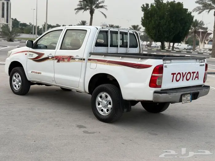 تويوتا هايلوكس 2014 نضيف جدا 10