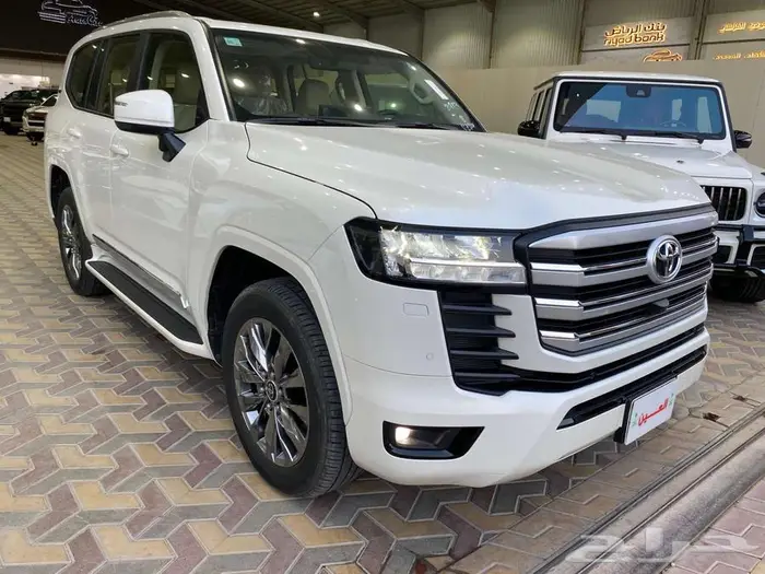 تويوتا لاند كروزر GXR-4 موديل 2022 عداد 6 الاف كم فقط 2