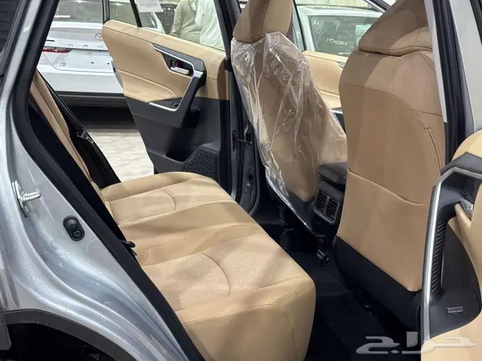 تويوتا رافور نص فل فتحة سقف فضي بنزين 2025 اقل سعر 28