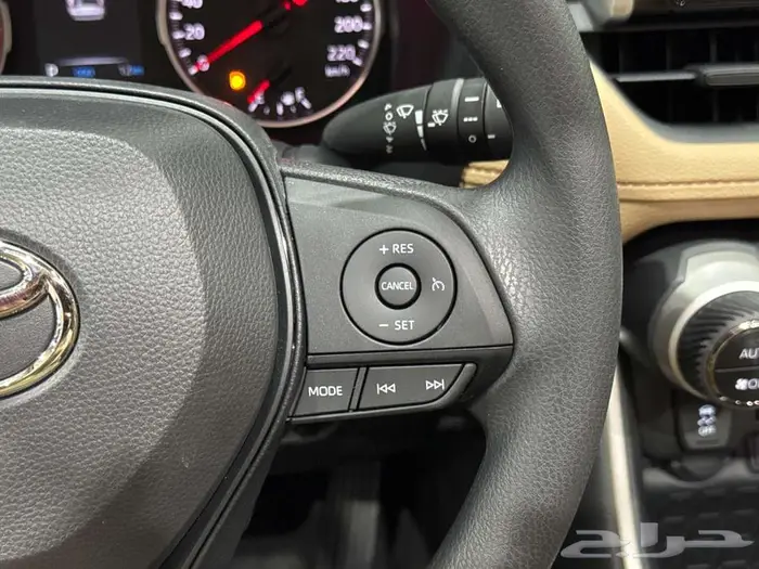 تويوتا رافور نص فل فتحة سقف فضي بنزين 2025 اقل سعر 37