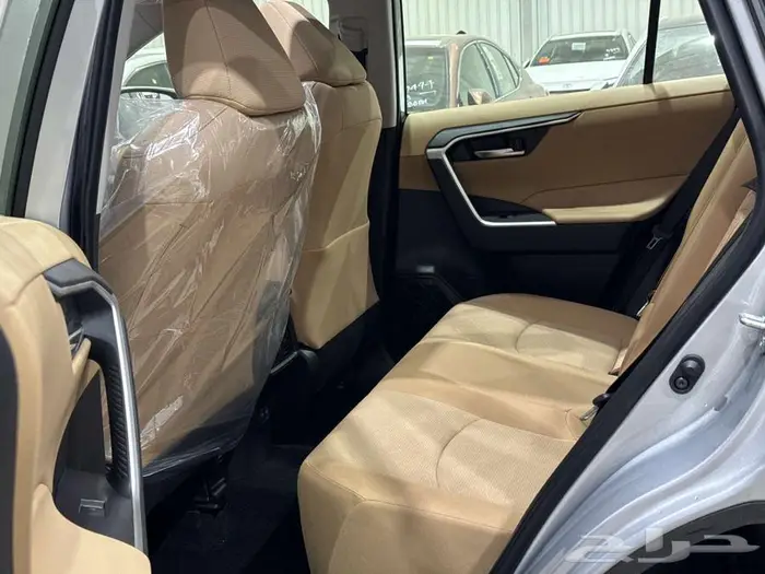 تويوتا رافور نص فل فتحة سقف فضي بنزين 2025 اقل سعر 21