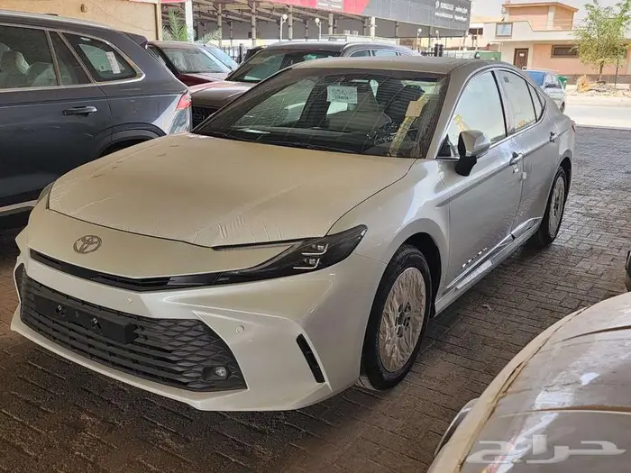 تويوتا كامري LE بنزين 2025 5