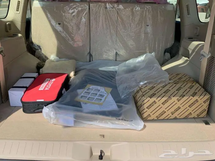 تويوتا لاندكروزر VX بنزين موديل 2024 15