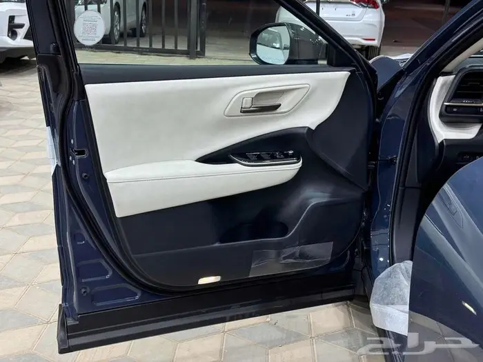 تويوتا كراون برستيج رصاصي هايبرد 2026 اقل سعر كاش واقساط 7