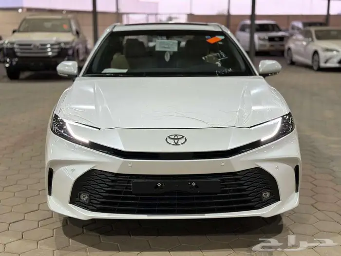 تويوتا كامري LE بنزين 2025 2