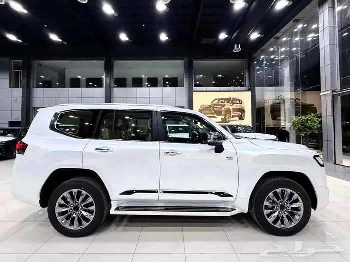 تويوتا لاندكروزر ( VXR ) هايبرد موديل 2025 أقل الأسعار 5