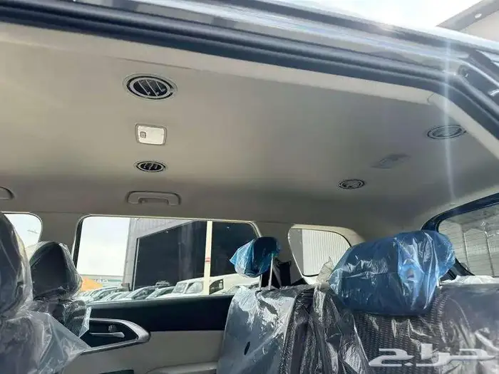 كيا كارينز ستندر 1.5 موديل 2025 شاشه وكاميرا 6