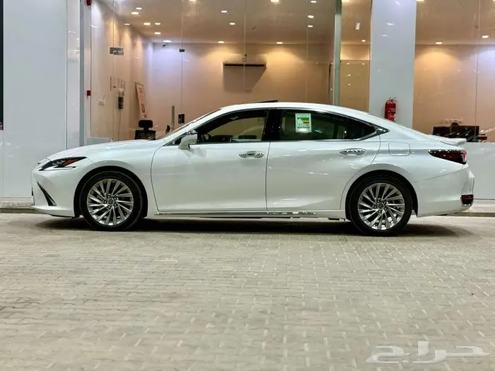 لكزس ES 300 HH موديل 2025 - عرض نهايه العام 224000 12