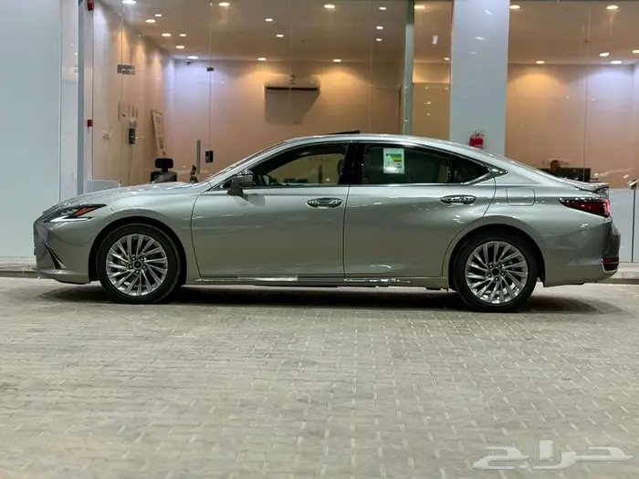 لكزس ES 300 HH موديل 2025 - عرض نهايه العام 224000 17