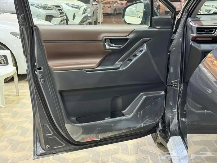 تويوتا اينوفا ستاندر رمادي بنزين 2026 اقل سعر كاش وبنوك 28