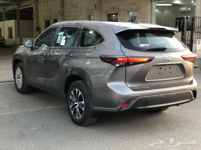 تويوتا هايلاندر ليمتد 2025 سعودي فل الفل برونزي 3