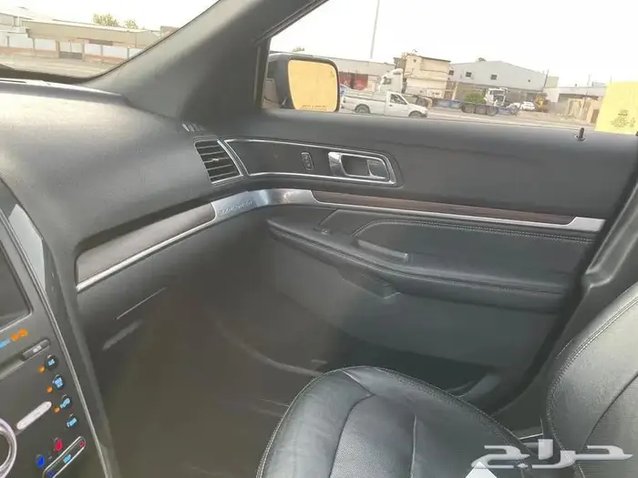 Ford-Explorer Limited 2019 10