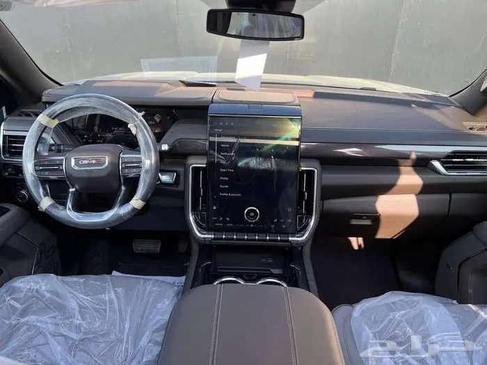 جي ام سي يوكن الفيشن V8 2025 GMC عيش الفخامة والشتوية 8