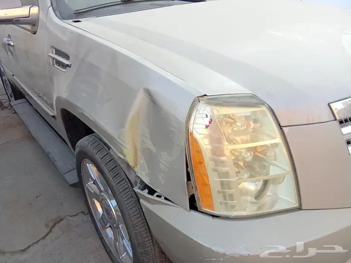 للبيع إسكاليد مصدوم محركات شاص  شرط .. الداخليه 87 2