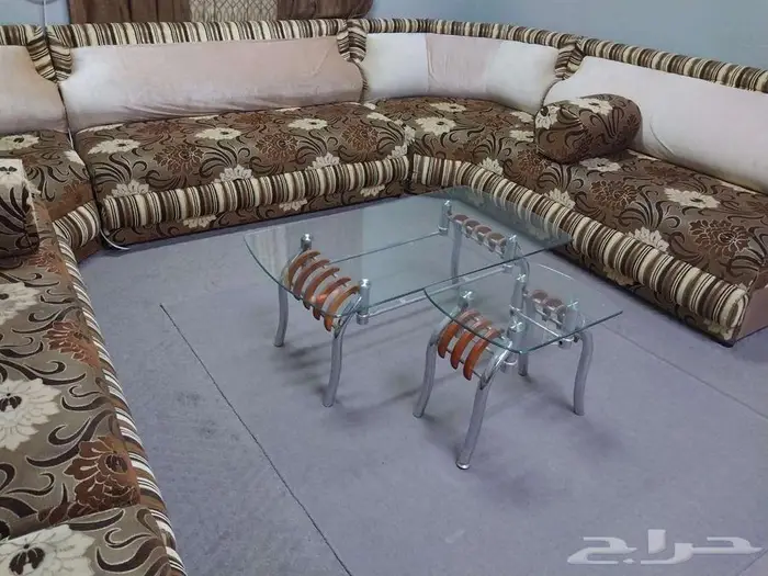 كنب ومجلس أرضي وسرير نفر ونص وسرير اطفال 0