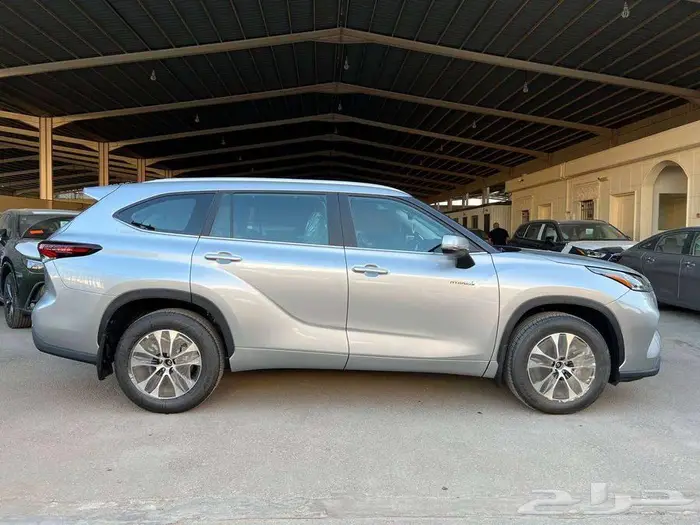 تويوتا هايلاندر GLE هايبرد 2025 3