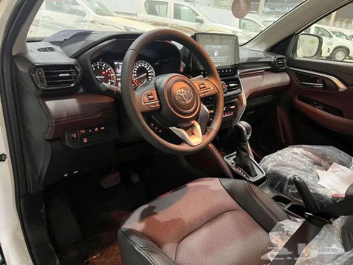 تويوتا اوربان كروزر فل كامل 2026 9