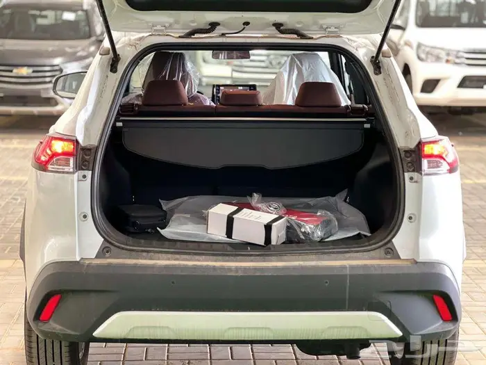 كورولا كروس ستاندر ونص فل 2025 21