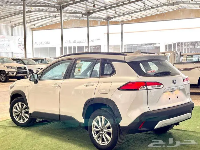 كورولا كروس ستاندر ونص فل 2025 10