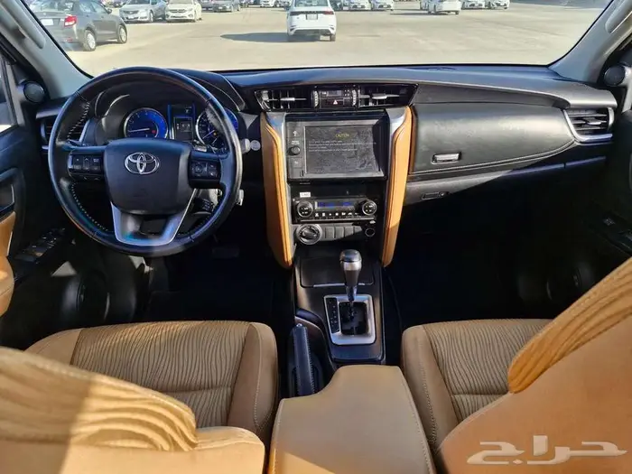 تويوتا فورتشنر VX 2023 دبل 4