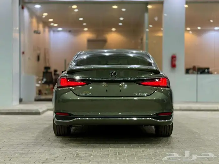 لكزس ES 300 HH موديل 2025 - عرض نهايه العام 19