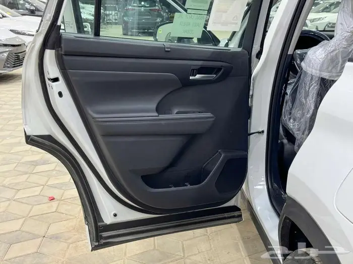 تويوتا هايلاندر دبل بلاك اديشن ابيض هايبرد 2025 اقل سعر 17