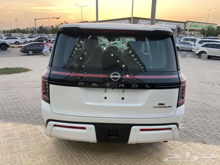 نيسان باترول تيتانيوم موديل 2025 13
