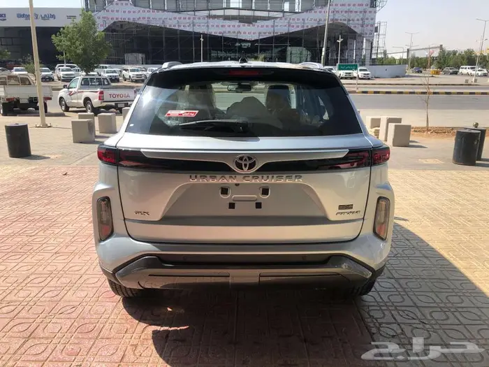 أوربان كروزر فل كامل GLX 2025 فضي 11