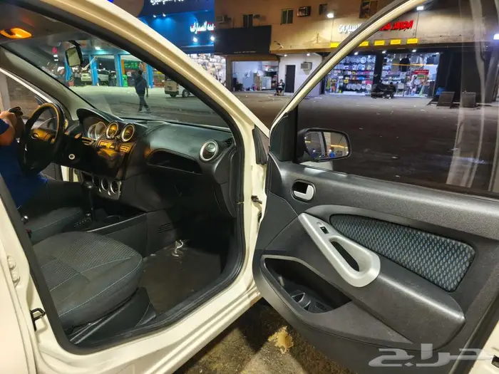 فورد فيجو 2015 نظيفه جدآ 8