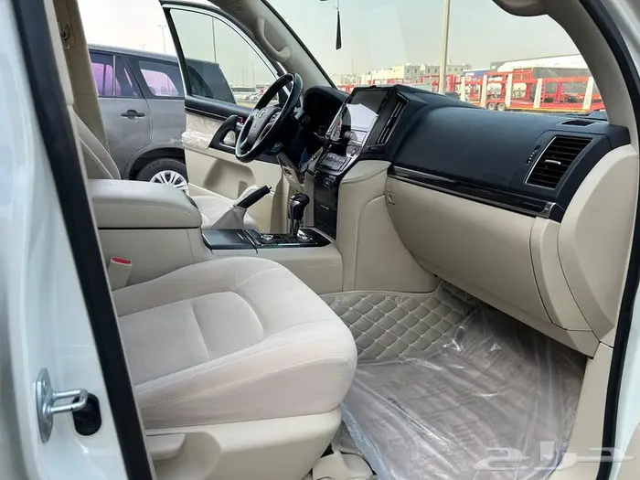 لاندكروزر GXR 2 PLUS موديل 2021 عداد 99 الف مواصفات خاصة 20