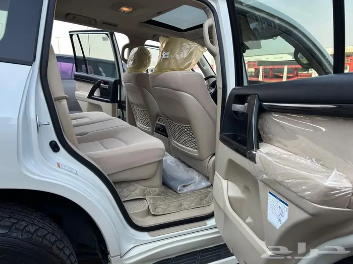 لاندكروزر GXR 2 PLUS موديل 2021 عداد 99 الف مواصفات خاصة 37