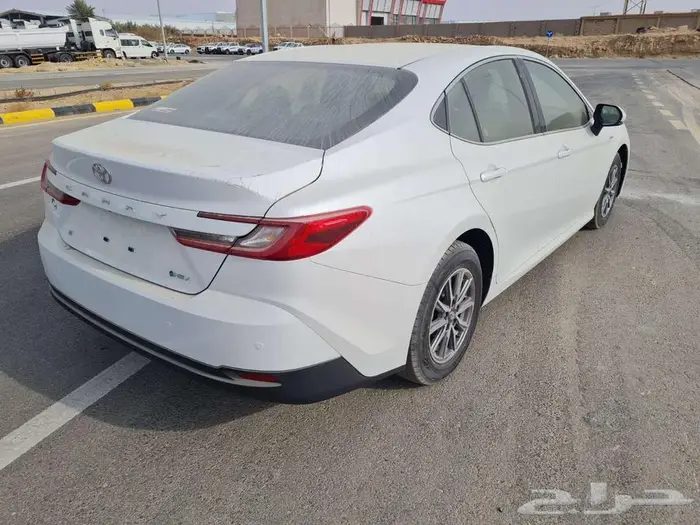 تويوتا كامري هايبرد 3