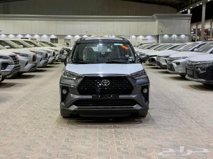 تويوتا فيلوز رمادي بنزين 2025 اقل سعر كاش واقساط 0