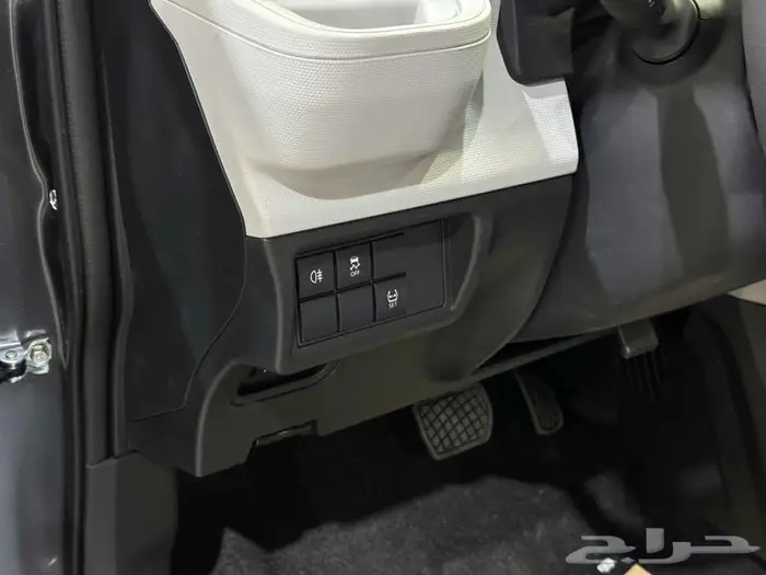 تويوتا فيلوز رمادي بنزين 2025 اقل سعر كاش واقساط 13