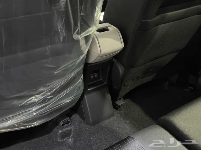 تويوتا فيلوز رمادي بنزين 2025 اقل سعر كاش واقساط 7