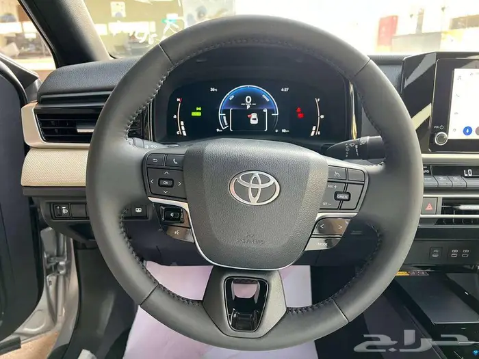 تويوتا كامري LE هايبرد 2025 متاح اقساط و كاش 6