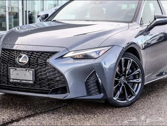 لكزس IS 300 F-SPORT 2   موديل 2023 1