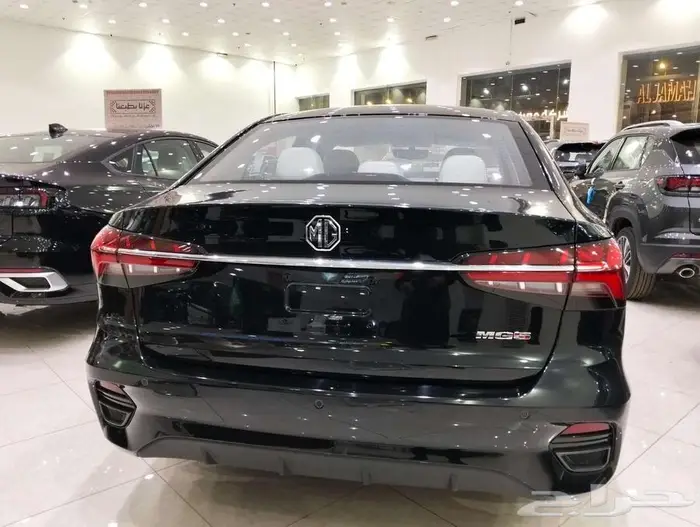 ام جي 5 الجديده 2025 بمواصفات واداء وبعرض نهايه العام 3