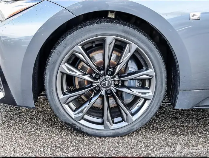 لكزس IS 300 F-SPORT 2   موديل 2023 22
