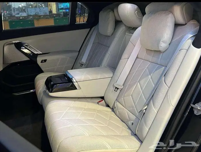 بي ام دبليو الفئه السابعه 740 اي-2026 جديد 3