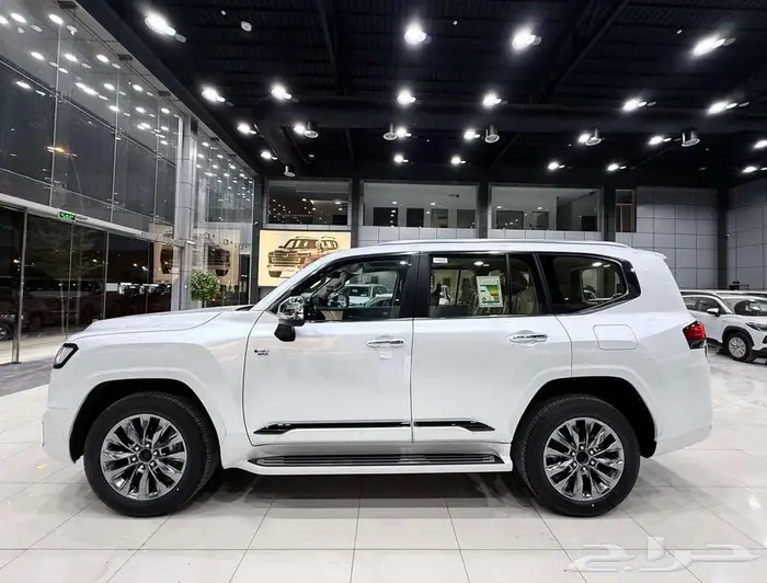 تويوتا لاندكروزر ( VXR ) هايبرد موديل 2025 أقل الأسعار 4