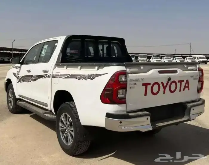 هايلوكس SGLX م2.4 فل كامل دبل ديزل تماتيك 2025 عرض خاص 5