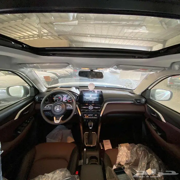 تويوتا أوربان كروزر GLX بنزين 2026 - كاش و أقساط 4