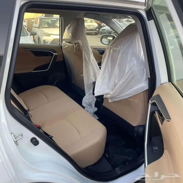 تويوتا رافور بدون دبل ستاندر 2025 3