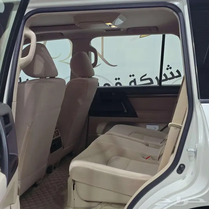 لاندكروزر GXR رقم 2 بنزين 6 سلندر 2020 ممشى 125 الف 5