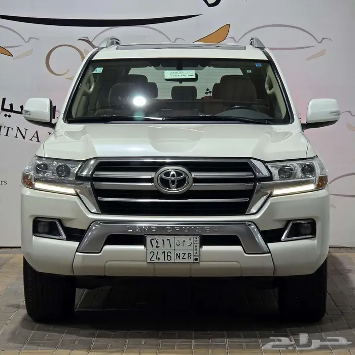 لاندكروزر GXR رقم 2 بنزين 6 سلندر 2020 ممشى 125 الف 1