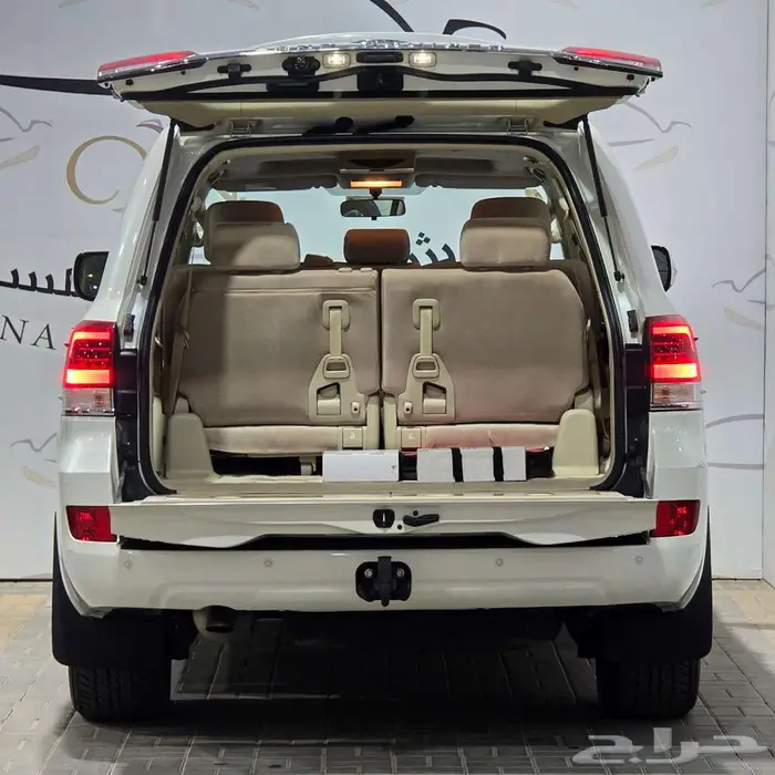 لاندكروزر GXR رقم 2 بنزين 6 سلندر 2020 ممشى 125 الف 7