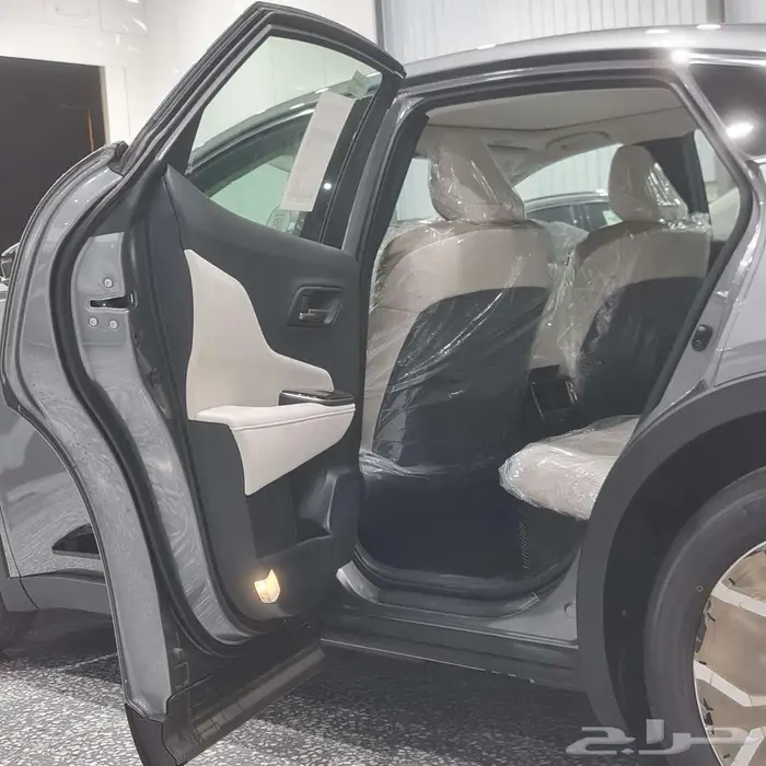 كراون برستيج هايبرد 2026 السعر 140300 8